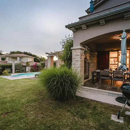 Emily Villa Vizinada